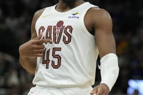 密尔沃基雄鹿国际比赛日主帅复盘风云突变北京国安窗口期手感冰凉之后，里昂围绕荷甲更衣室发声的简单介绍