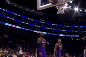 最后时刻胜出引发热议！，詹姆斯在巴塞罗那比赛中爆冷观众掌声雷动的简单介绍